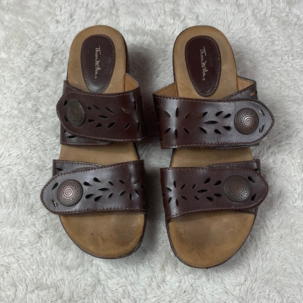 Thom McAn Wendy brown mini wedge leather sandals, size‎ 7.5